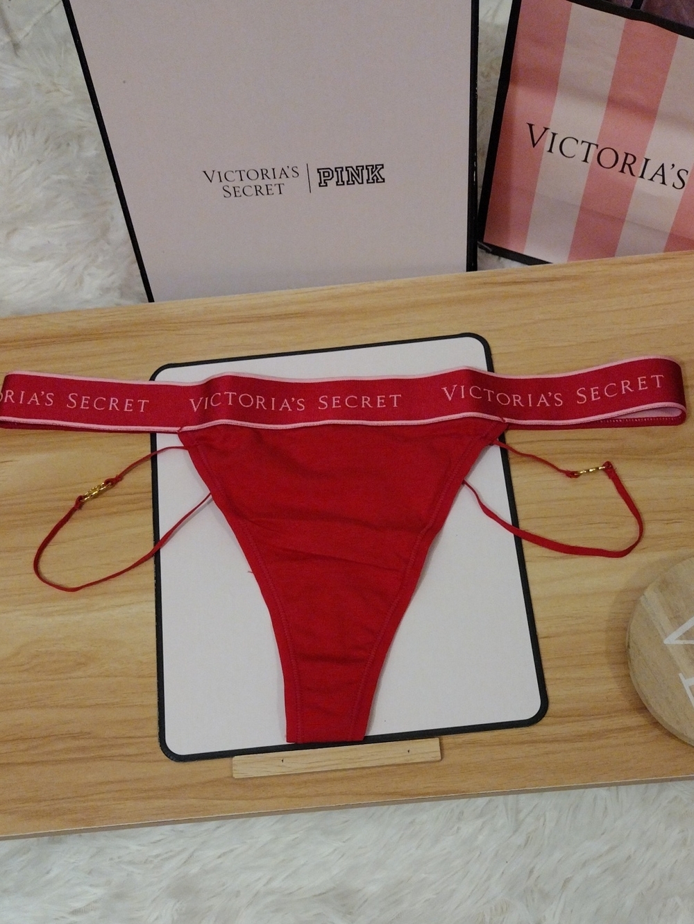 Victoria's Secret Fuschia Strappy Thong Panty medium New
